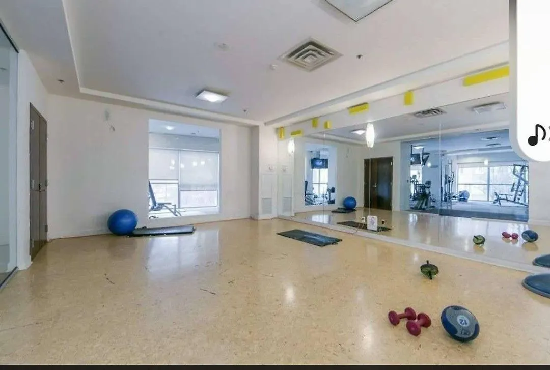 Posh Downtown Spacious Lakeview 2 Beds Exclusive Condo Gym Pool Free Parking トロント