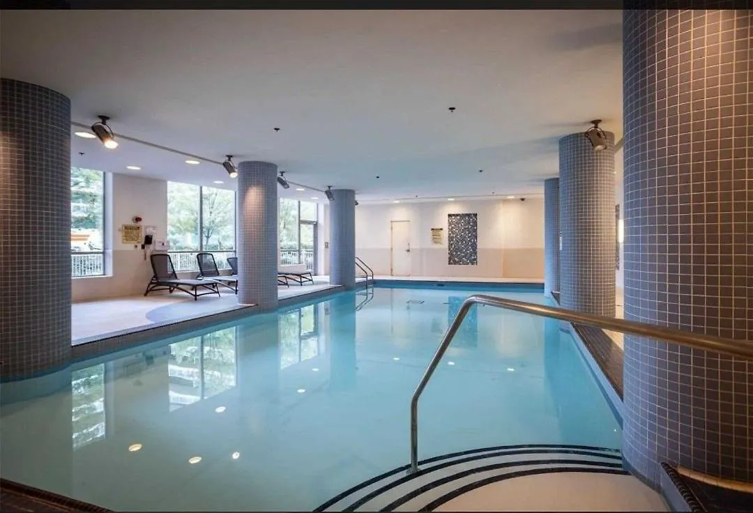 Posh Downtown Spacious Lakeview 2 Beds Exclusive Condo Gym Pool Free Parking アパート