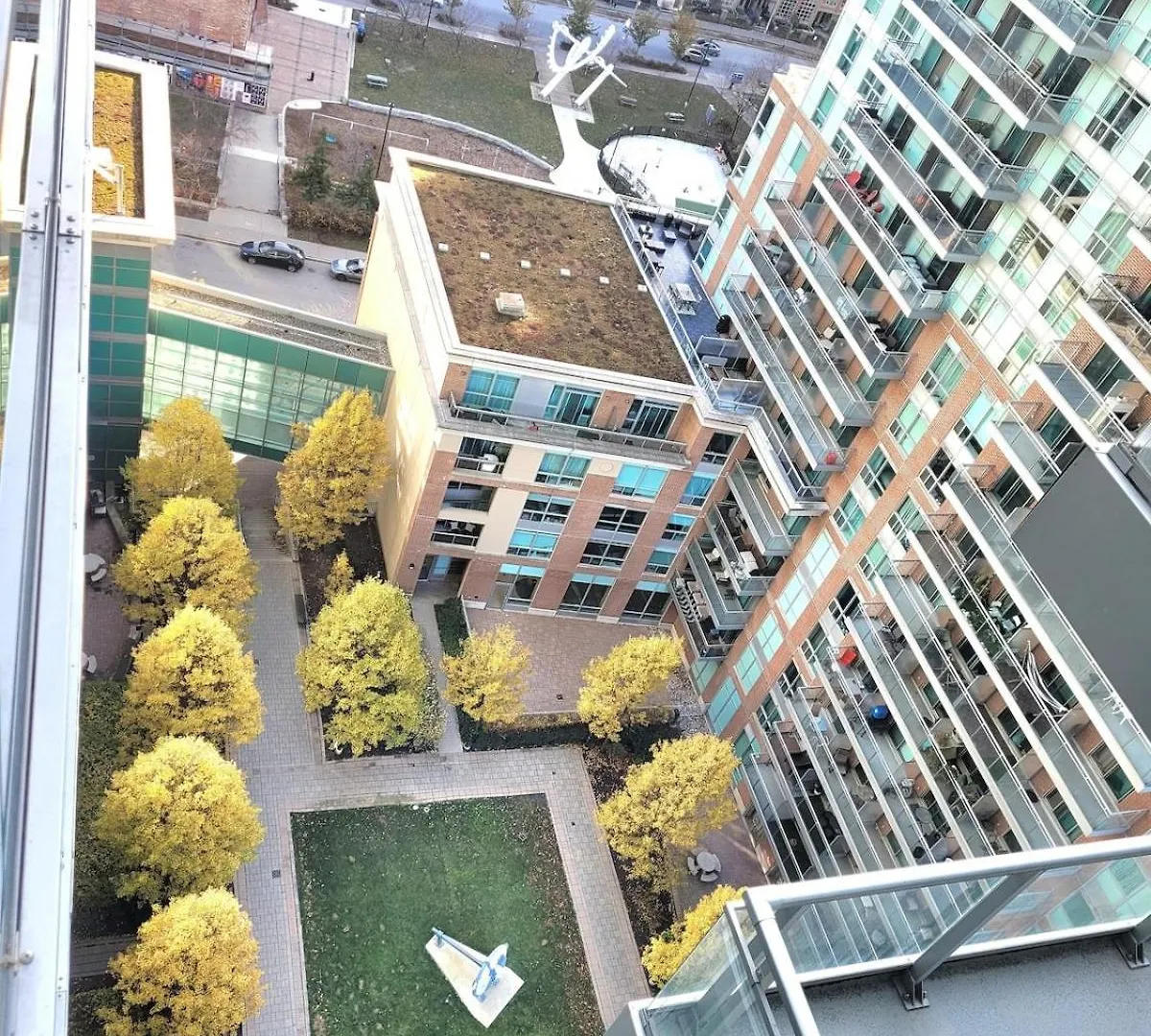 Posh Downtown Spacious Lakeview 2 Beds Exclusive Condo Gym Pool Free Parking 0*, トロント カナダ